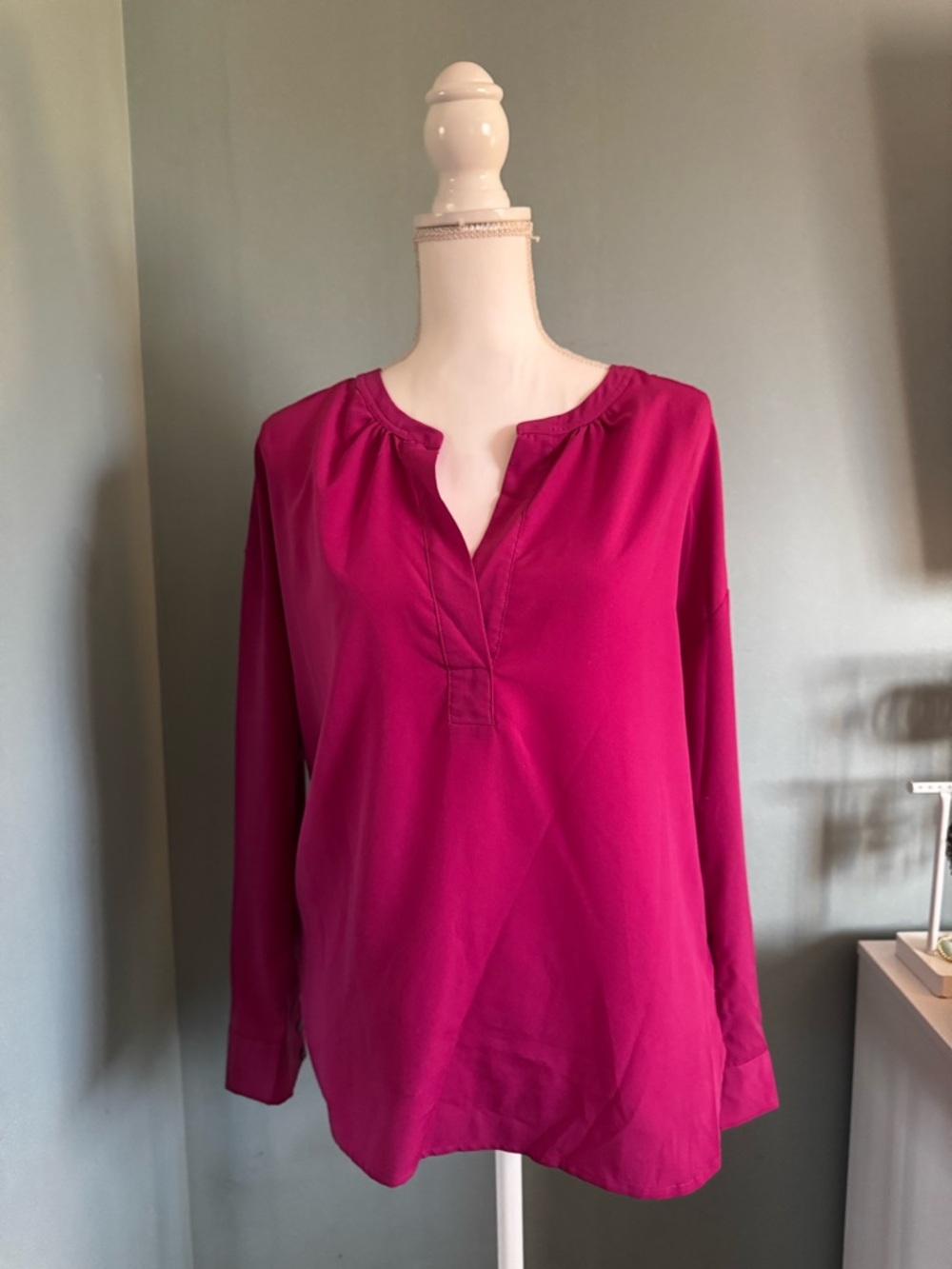 Vince Camuto Magenta Split V-Neck Long Sleeve Blouse Pink Small